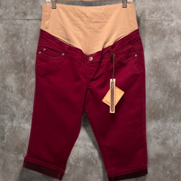 NWT Women's Maternity Denim Cropped Over The Belly Shorts Burgundy Size L - Picture 4 of 7